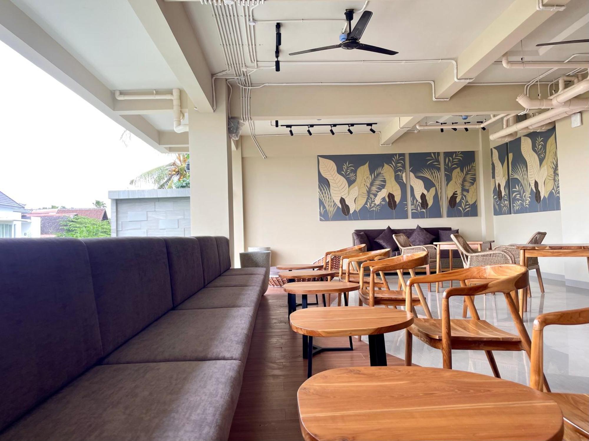 Anaya Hotel Canggu Buitenkant foto